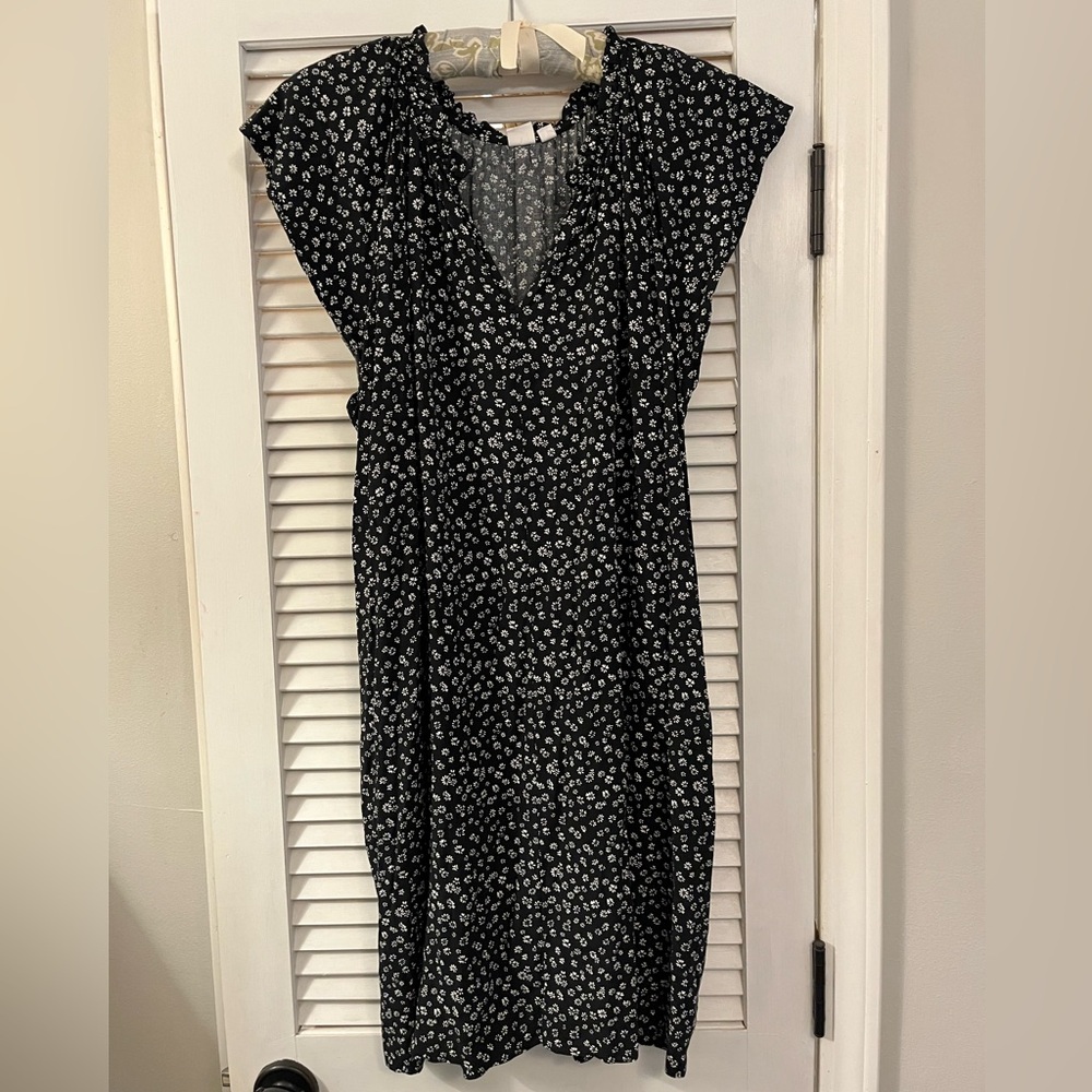 Black and White floral print Gap dress